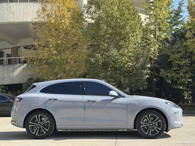 Pre-Owned Wenjie M5 2025 Extended - Range Ultra Rear - Wheel Drive Edition