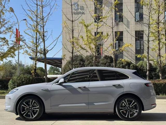 Pre-Owned Wenjie M5 2025 Extended - Range Ultra Rear - Wheel Drive Edition