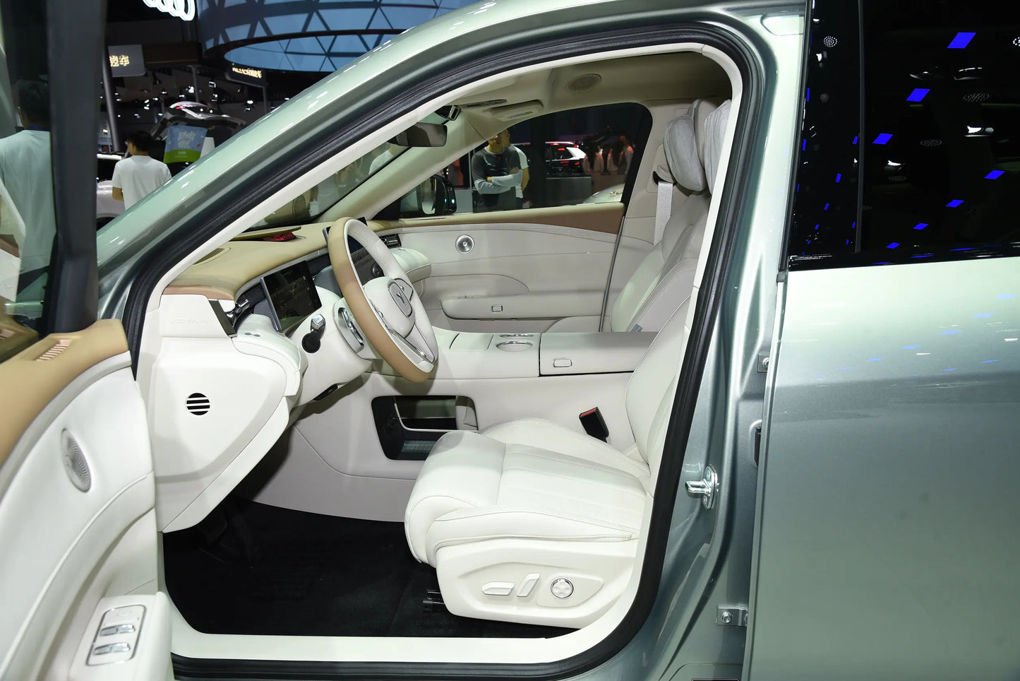 VOYAH FREE-Hybrid REEV