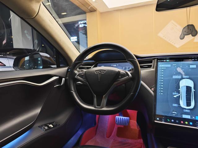 Tesla Model S 2014 Version P85