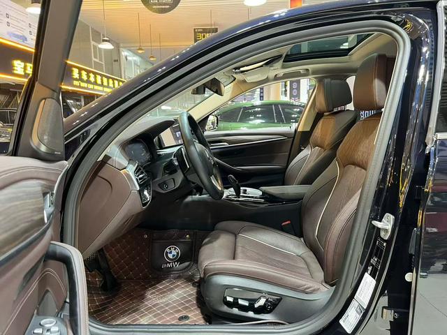 Certificated Used BMW 5 Series 2022 Model Updated 530Li Exclusive Luxury Package