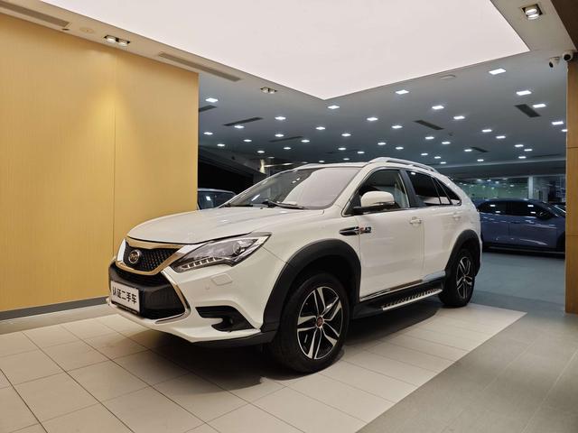 Certificated Used BYD Tang DM 2015 Edition DM 2.0T 4WD Flagship Model