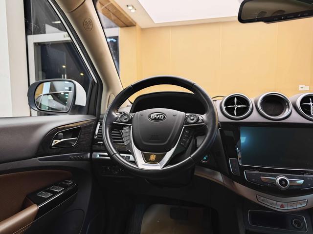 Certificated Used BYD Tang DM 2015 Edition DM 2.0T 4WD Flagship Model