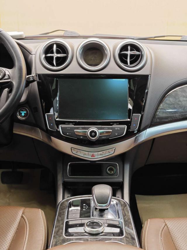 Certificated Used BYD Tang DM 2015 Edition DM 2.0T 4WD Flagship Model