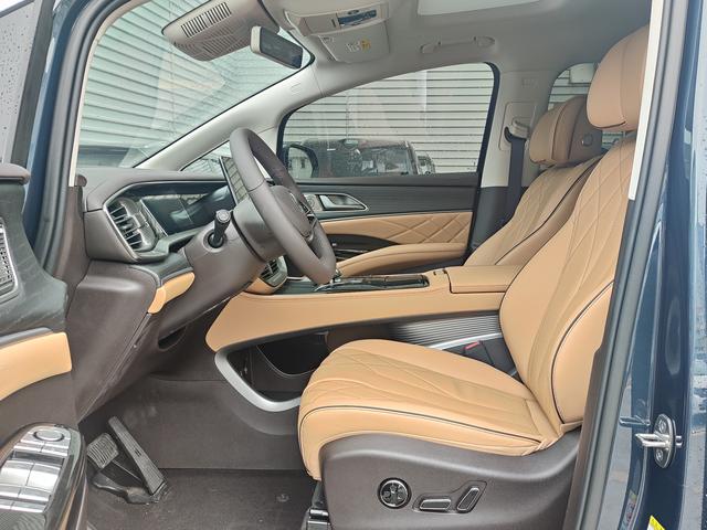 Certificated Used Denza D9 DM 2024 Edition 980 Four-Wheel Drive Honor Version