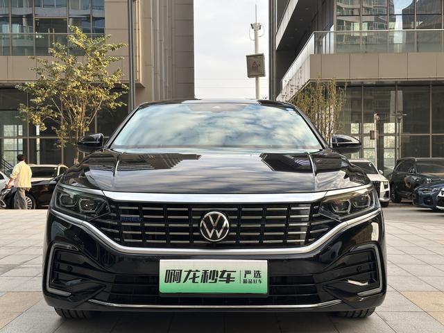 Certificated Used SAIC Volkswagen Passat PHEV 2023 430PHEV Hybrid Luxury Edition