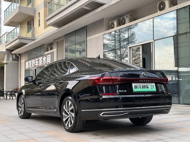 Certificated Used SAIC Volkswagen Passat PHEV 2023 430PHEV Hybrid Luxury Edition