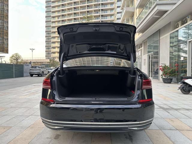 Certificated Used SAIC Volkswagen Passat PHEV 2023 430PHEV Hybrid Luxury Edition