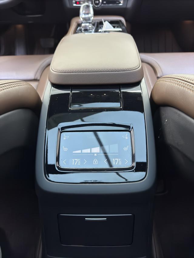 Certificated Used Volvo S90 PHEV 2022 T8 E-Drive Hybrid Inscription Luxury Edition