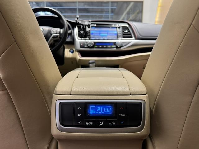 Certificated Used Toyota Highlander 2012款 2.7L Two-Wheel Drive 7-Seat Luxury Edition