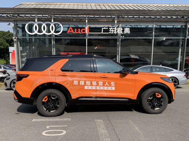 Certificated Used Ford Explorer 2024 2.3T EcoBoost Four-Wheel Drive Kunlun Peak Edition 7-Seat