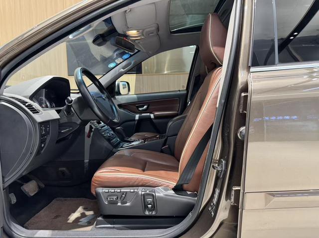 Certificated Used Volvo XC90 2013 Model 2.5T T5 Executive Upgrade Version