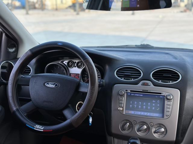 Certificated Used Ford Focus 2013 Model Hatchback Classic 1.8L Automatic Basic