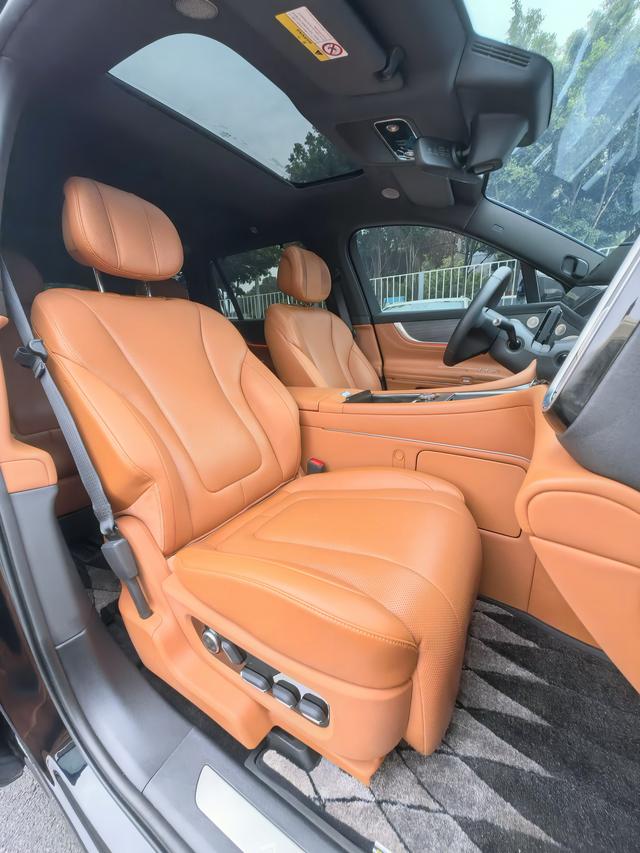 Certificated Pre-Owned Wenjie M9 2024 Extended Range Max Six-Seater Version -u21683184