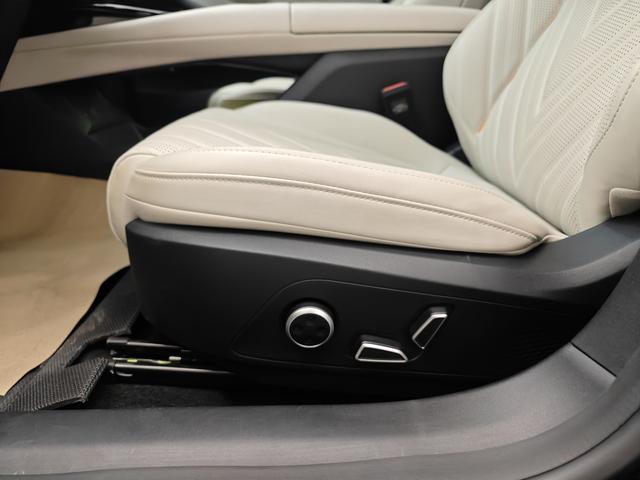 Certificated Pre-Owned Deepal SL03 2024 200 Max 2nd Anniversary Black Gold Knight Edition -u22076073