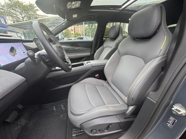 Certificated Pre-Owned Lynk & Co 08 EM-P 2025 245 Ultra Long Range Halo -u22064258