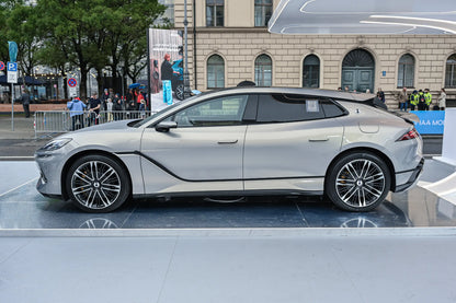 Denza Denza Z9GT DM -Hybrid PHEV