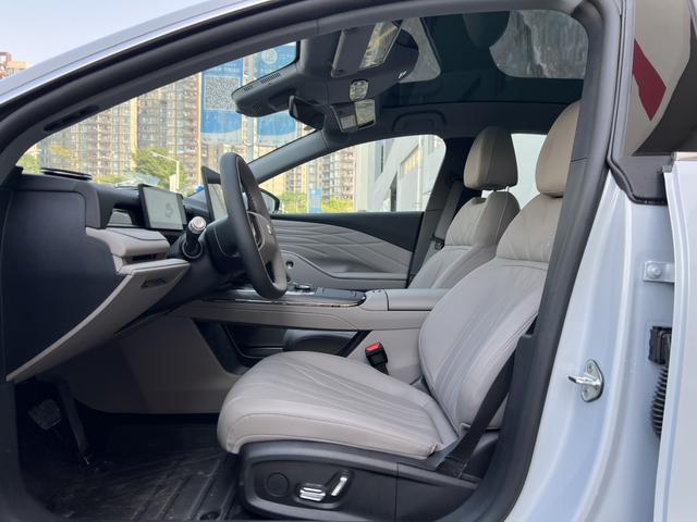 Certificated Pre-Owned Geely Galaxy Xingyao 8 PHEV 2025 Edition 130km EM-i Premium Version -u21944368