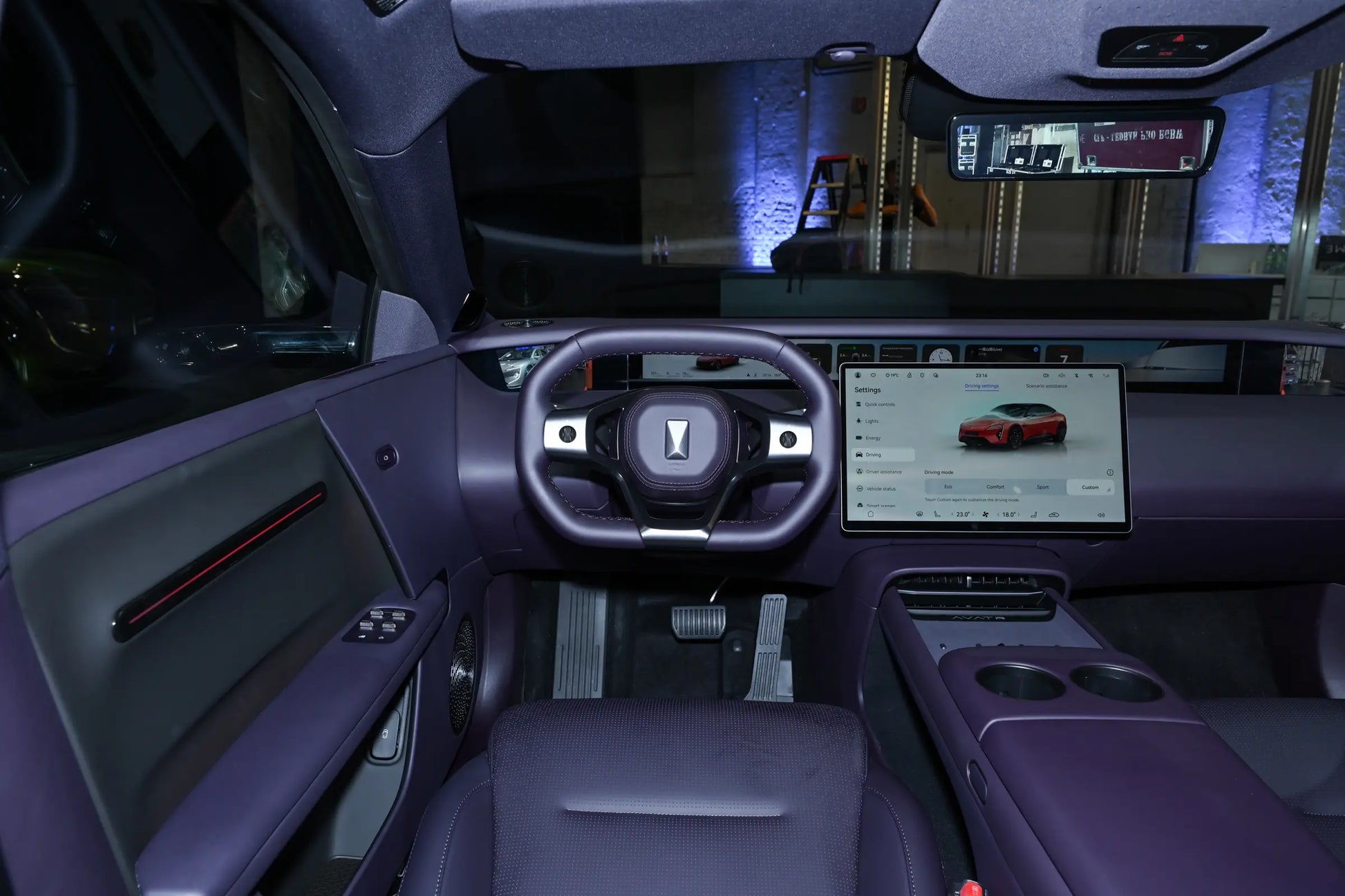 AVATR 06-Hybrid REEV