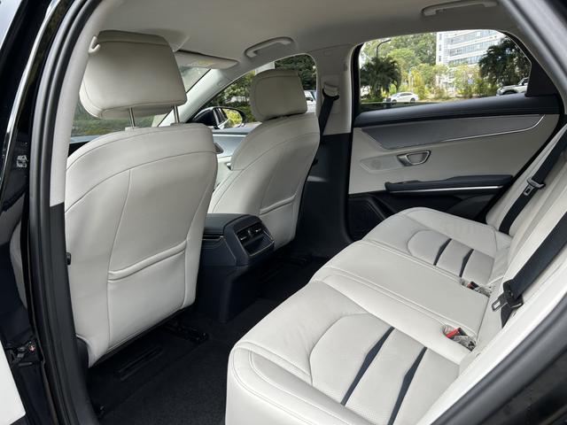 Certificated Pre-Owned BYD E9 2021 Business Edition