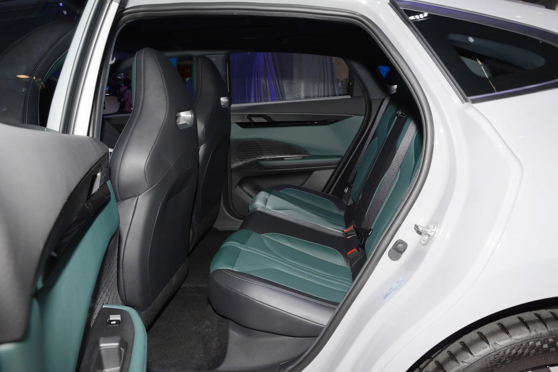 Dongfeng Nissan Venucia V DD-i -Hybrid PHEV