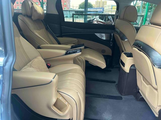 Certificated Pre-Owned Denza D9 DM 2024 1050 Premium Edition -u21993527