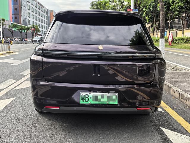 Pre-Owned 2023 Ideal L8 Pro Edition