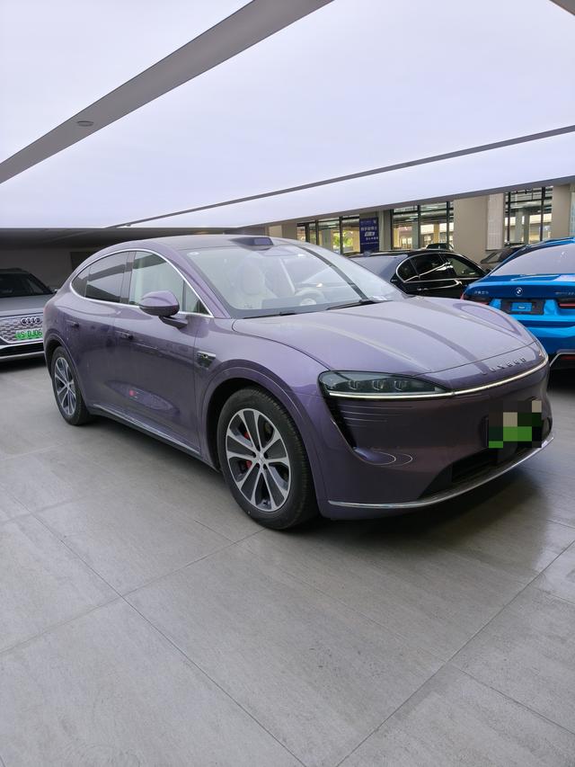 Pre-Owned AITO R7 2024 Model Pure Electric 100kWh Ultra 4WD Version