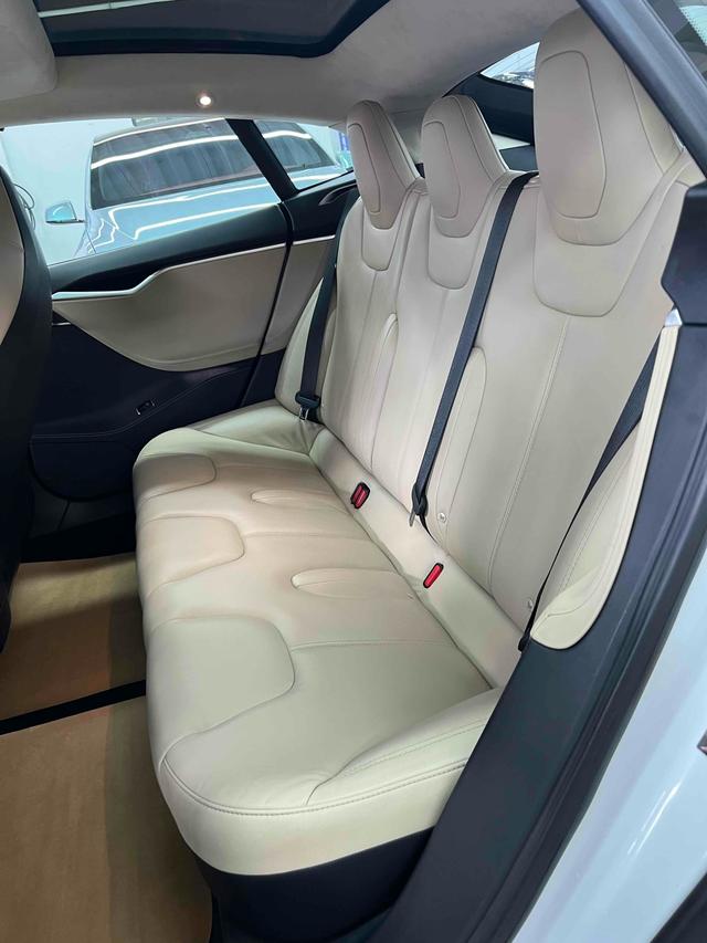 Pre-Owned Model S 2017 100D Long Range Version