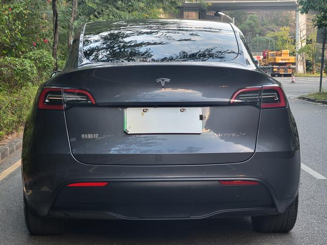 Pre-Owned Tesla Model Y 2021 Standard Range Rear-Wheel Drive Edition