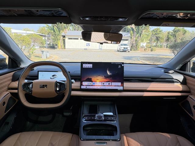 Certificated Pre-Owned Geely Galaxy Xingyao 8 PHEV 2025 Edition 130km EM-i Prestige Edition -u22072582