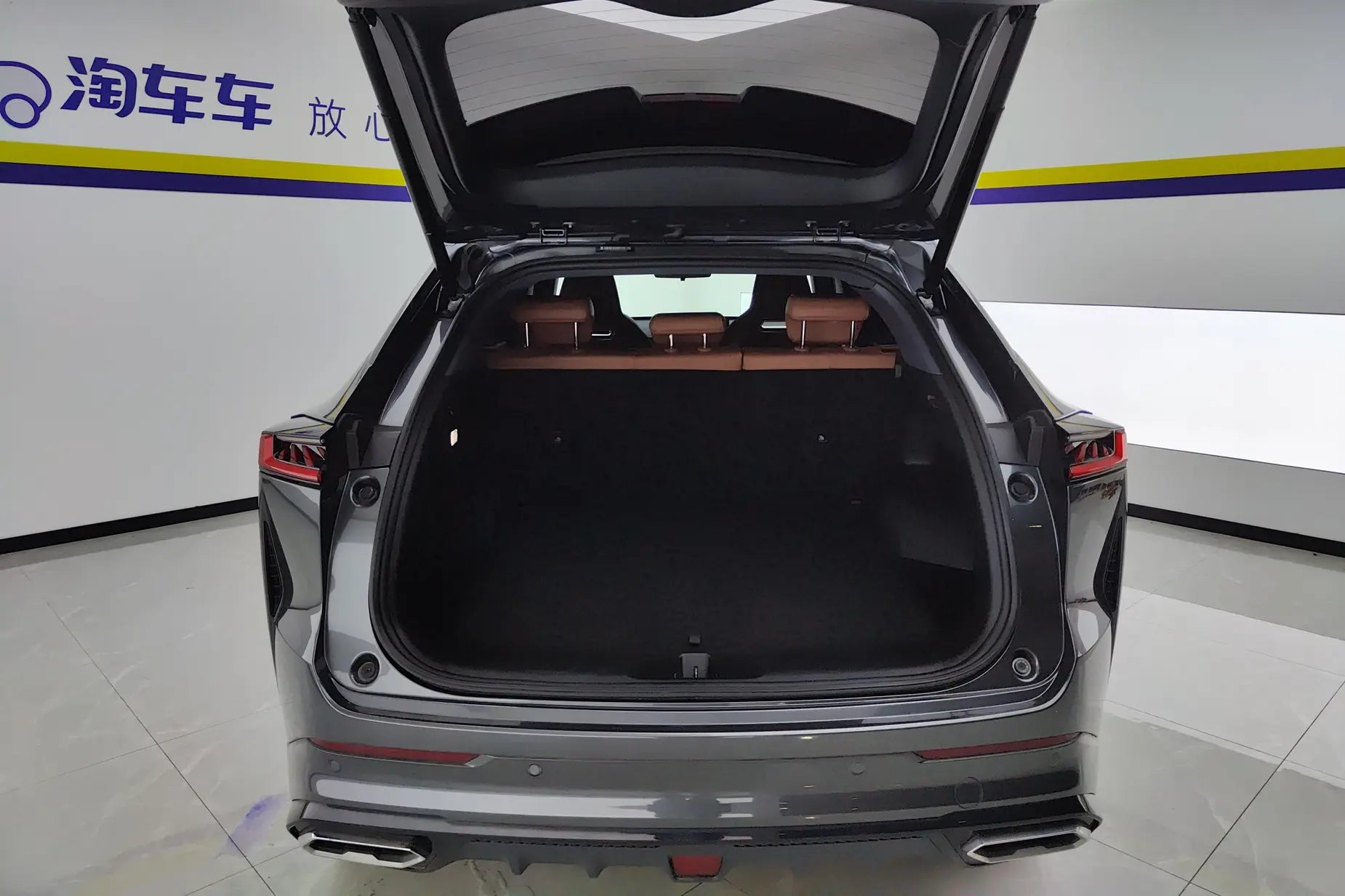 Certificated Pre-Owned Changan UNI-Z PHEV 2024 Blue Whale Intelligent Electric iDD 125KM Beyond Edition -u22100668