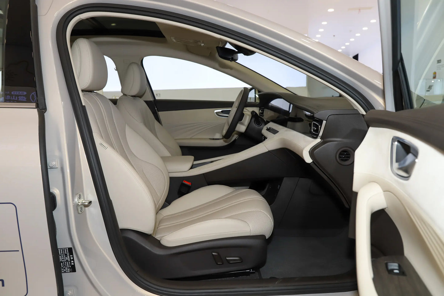 SAIC Motor Roewe D7 DMH -Hybrid PHEV