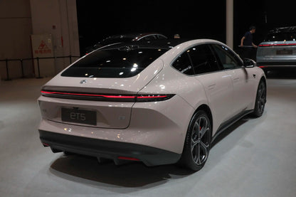 NIO ET5