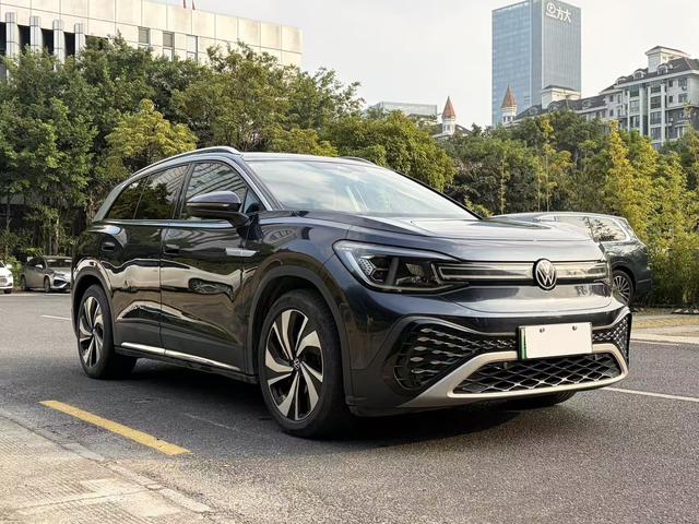 Pre-Owned Volkswagen ID.6 CROZZ 2024 PURE Edition