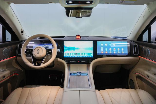 Certificated Pre-Owned Wenjie M9 2024 Extended-Range Ultra Six-Seater Edition -u22099589