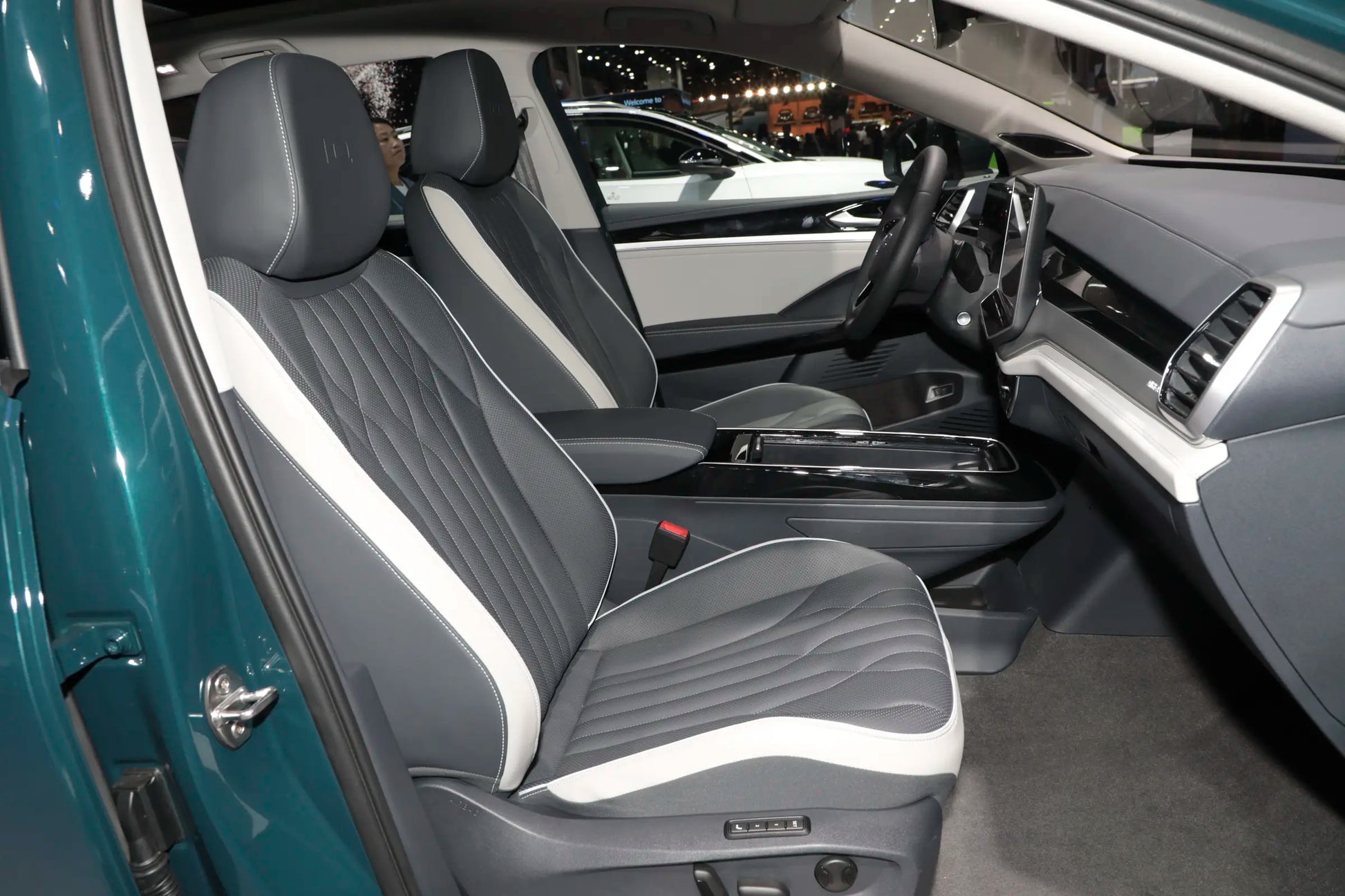 FAW-Volkswagen ID.6 CROZZ