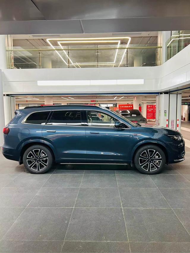 Pre-Owned AITO M7 2024 Ultra 5-Seat 4WD Intelligent Edition