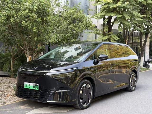 Certificated Pre-Owned XPENG X9 2024 702 Ultra Long Range Max-u22211515