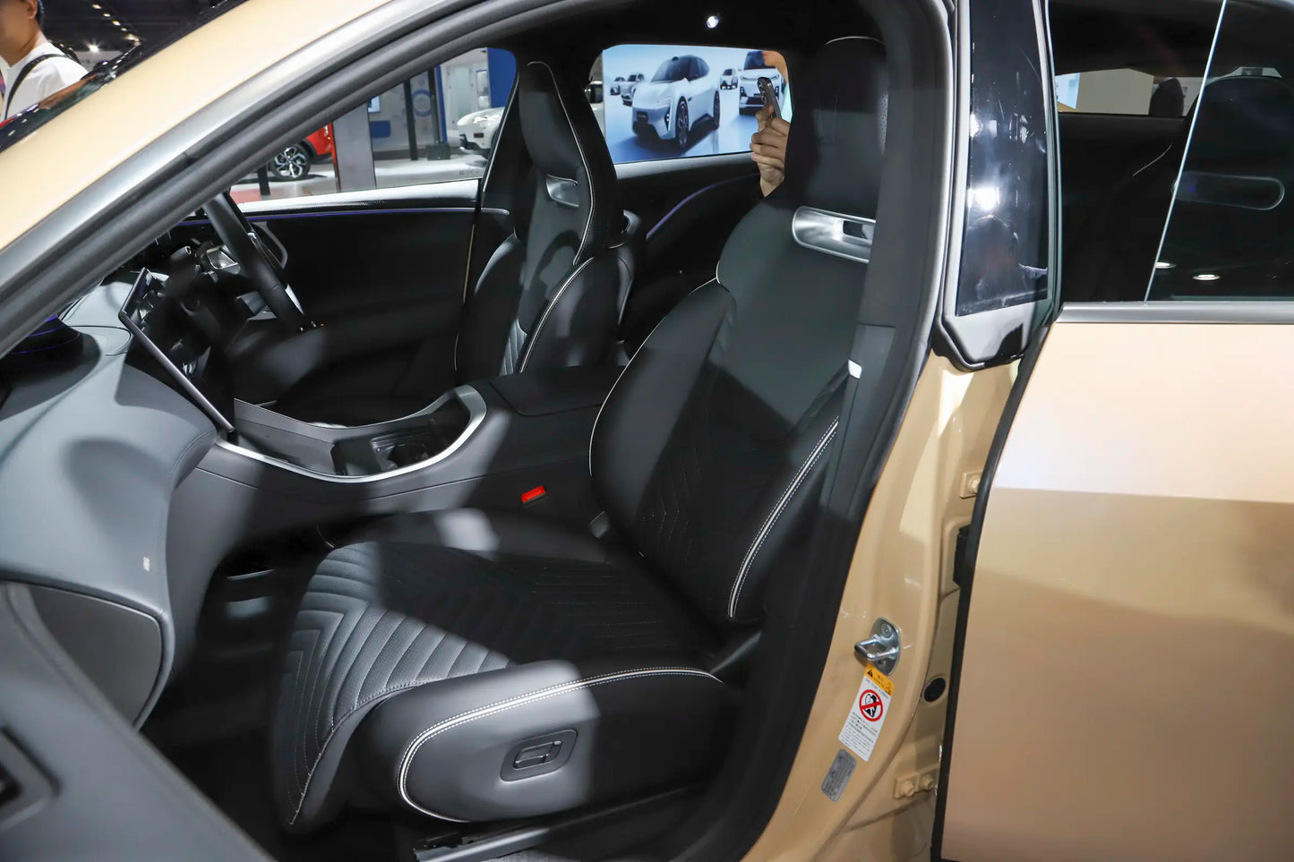 AVATR 11-Hybrid REEV