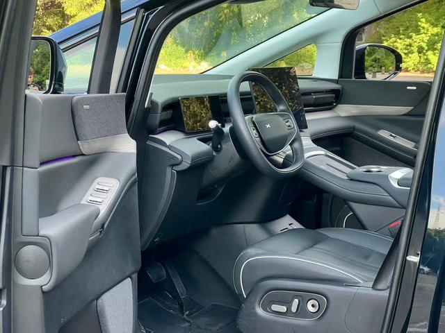 Certificated Pre-Owned XPENG X9 2024 702 Ultra-Long Range Max-u21718557