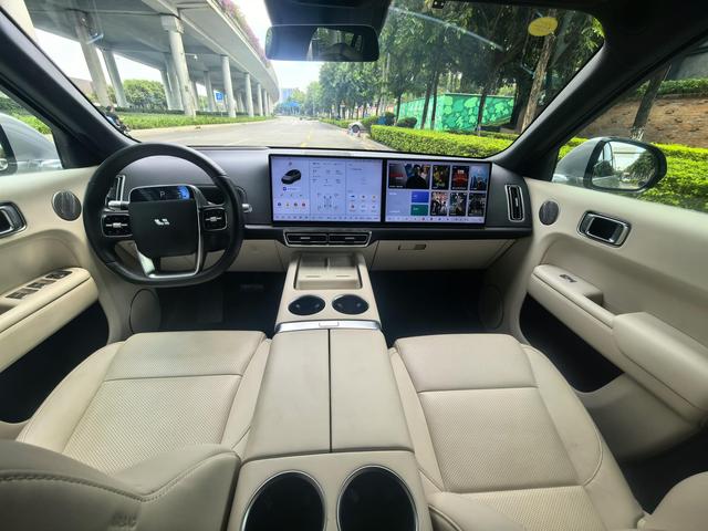 Pre-Owned Li Xiang L8 2024 Ultra Version