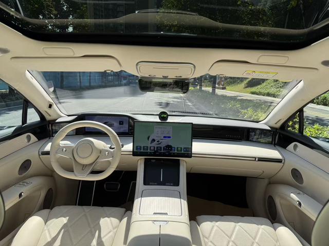 Pre - Owned Voyah S9 2025 Extended - Range Rear - Wheel Drive Ultra