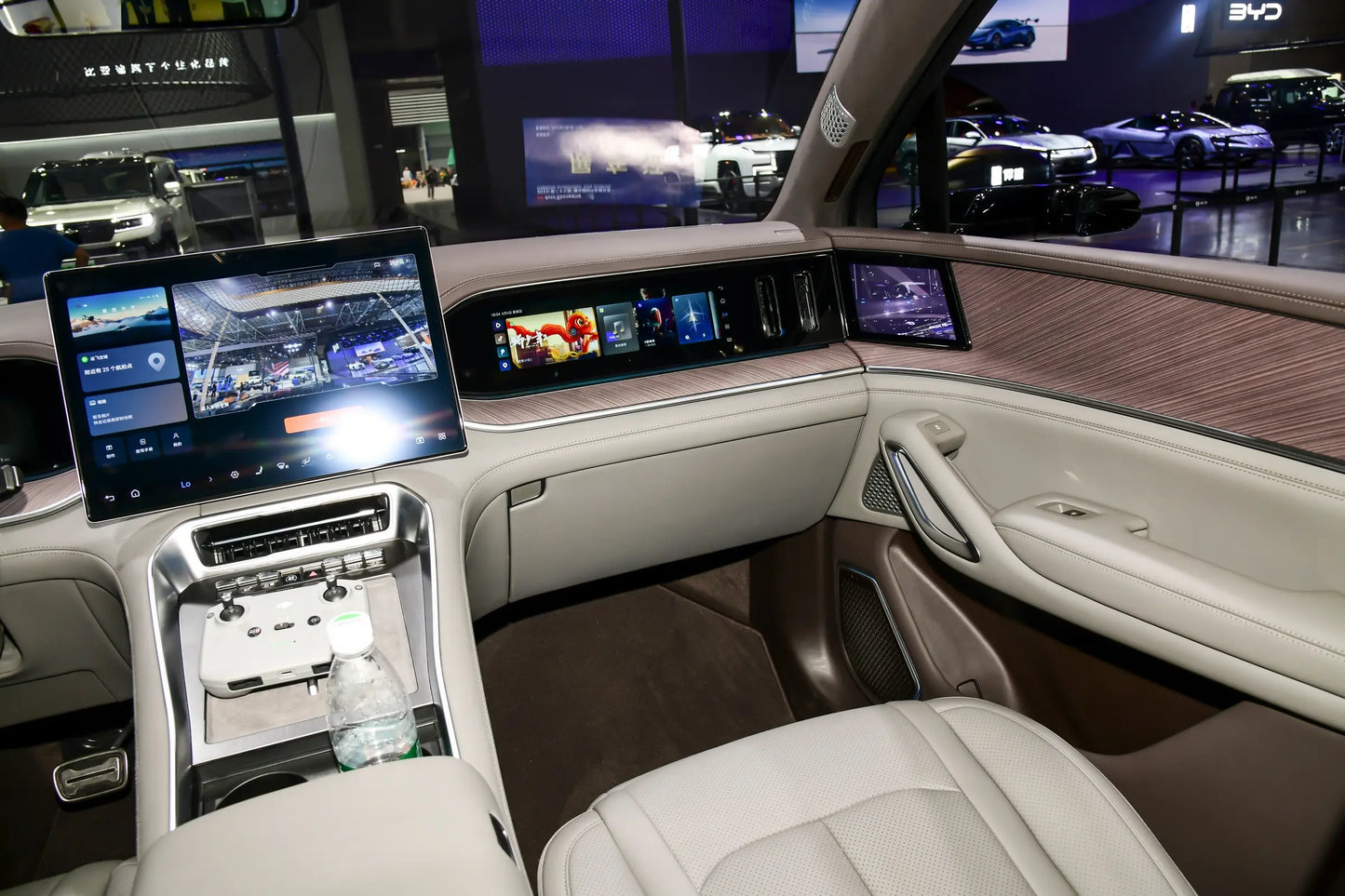 Denza Denza N9 DM -Hybrid PHEV