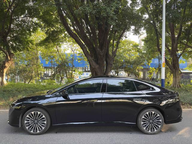 Pre-Owned Nissan N7 2025 Model 510 Max