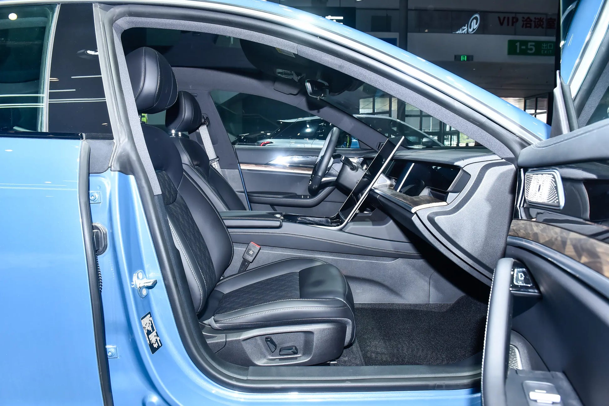 Hozon Auto Nezha S-Hybrid REEV