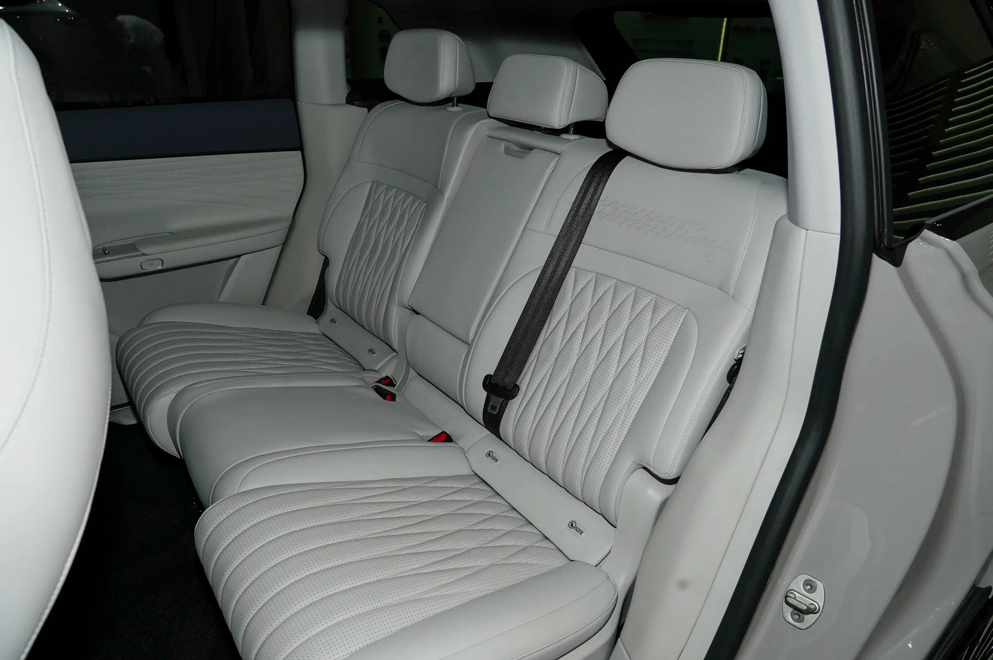 Exeed Stellar Era ET-Hybrid REEV