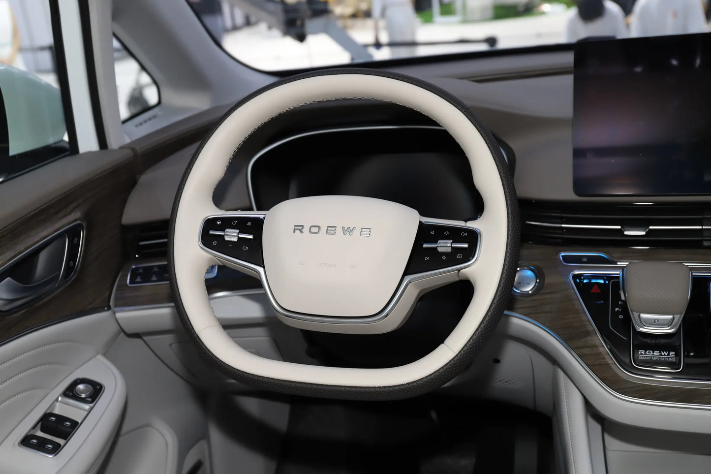 SAIC Motor Roewe iMAX8 DMH -Hybrid PHEV