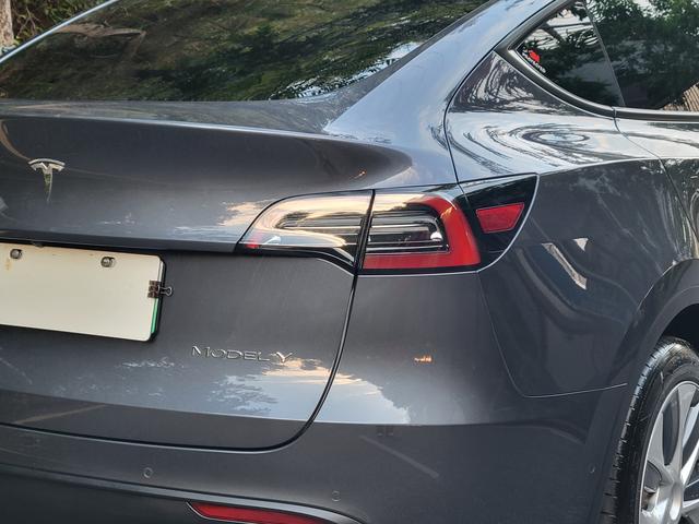 Pre-Owned Tesla Model Y 2021 Standard Range Rear-Wheel Drive Edition