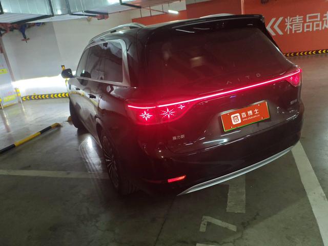 Pre-Owned AITO M9 2025 Extended Range Ultra 6-Seat Edition